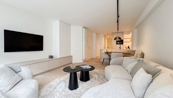 Subliem gerenoveerd 2SLK-appartement met zijdelings zeezicht in het Zoute