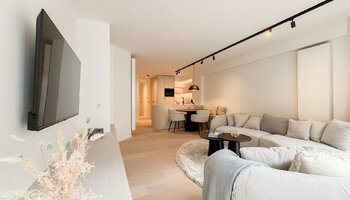 Subliem gerenoveerd 2SLK-appartement met zijdelings zeezicht in het Zoute
