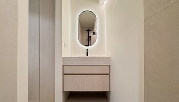 Subliem gerenoveerd 2SLK-appartement met zijdelings zeezicht in het Zoute