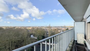 Instapklaar dakappartement met mooi vergezicht en ruim terras