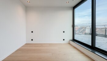 Gerenoveerde penthouse met zongericht en uitzonderlijk groot terras