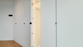 Gerenoveerde penthouse met zongericht en uitzonderlijk groot terras