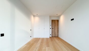 Gerenoveerde penthouse met zongericht en uitzonderlijk groot terras