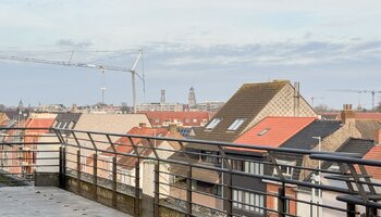 Gerenoveerde penthouse met zongericht en uitzonderlijk groot terras