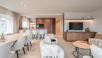 Prachtig gerenoveerd hoekappartement met open zicht