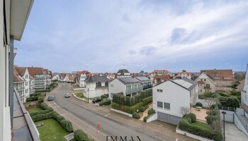 Prachtig gerenoveerd hoekappartement met open zicht