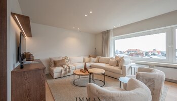 Prachtig gerenoveerd hoekappartement met open zicht