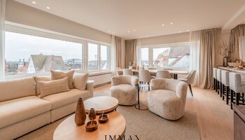 Prachtig gerenoveerd hoekappartement met open zicht