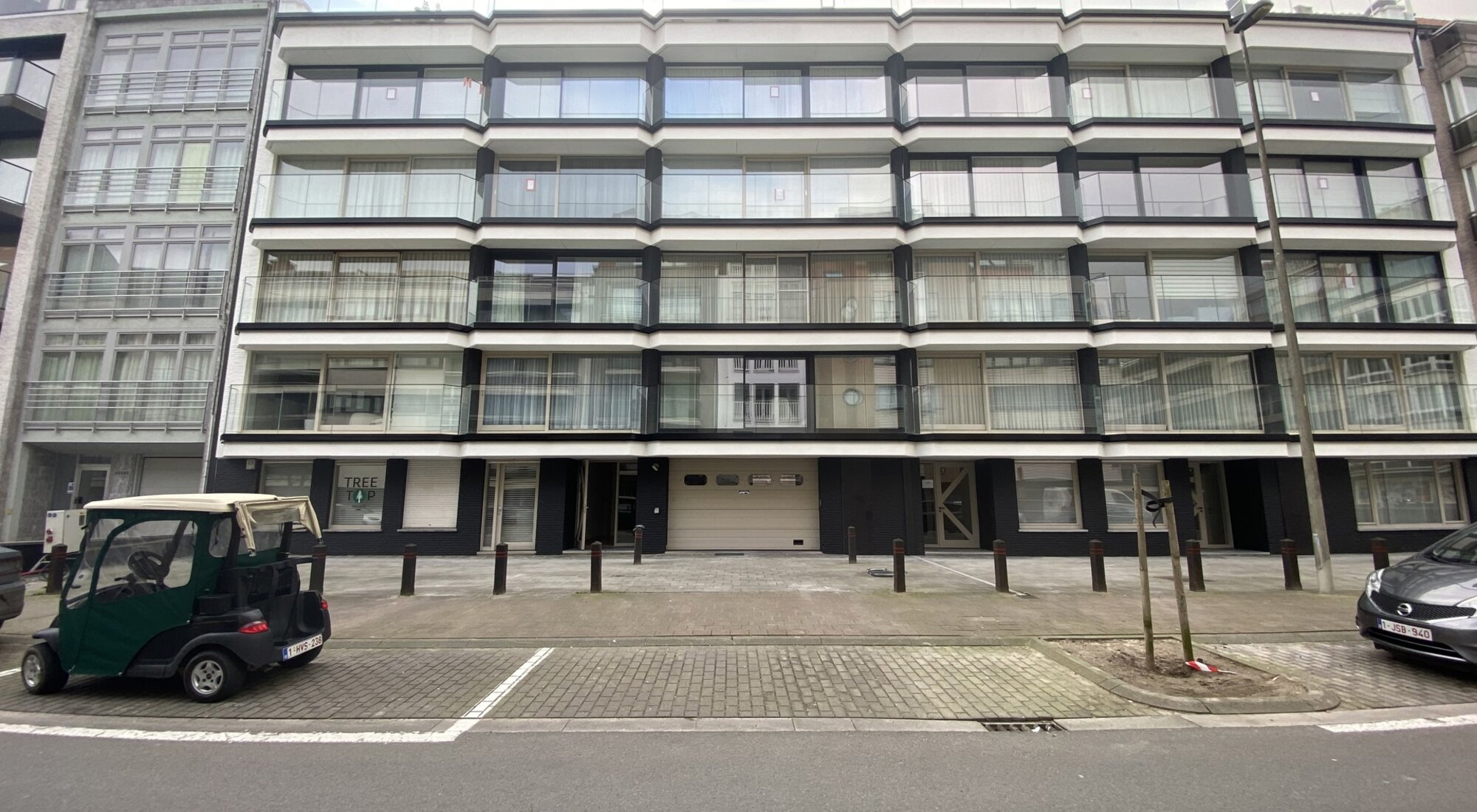 Box double garage spacieux et accessible proche du centre et de la plage