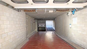 Box double garage spacieux et accessible proche du centre et de la plage
