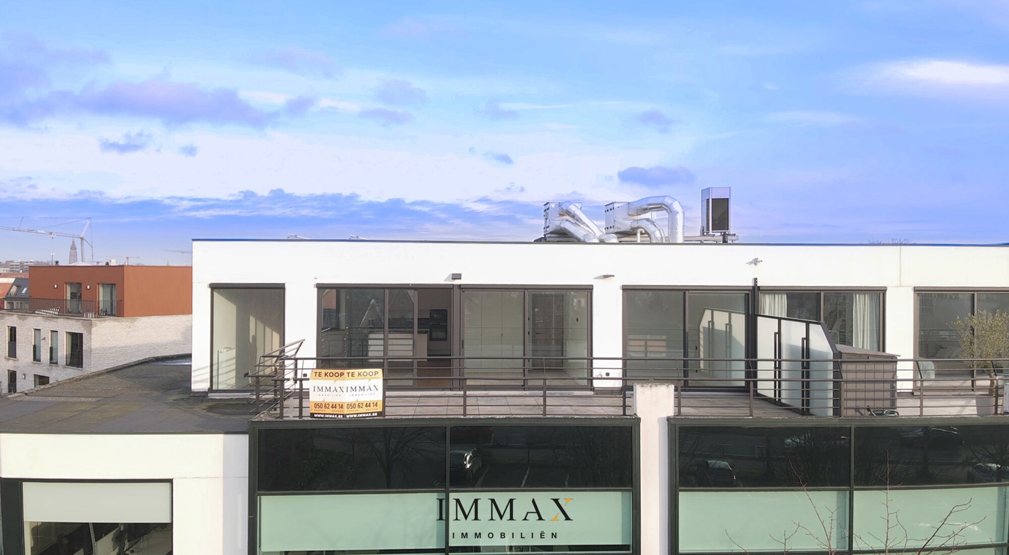 Gerenoveerde penthouse met ruim zongericht terras