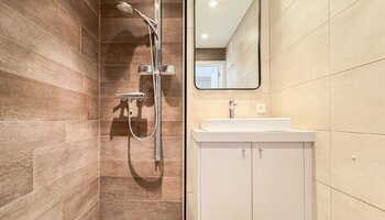 Mooi 2-SLK appartement nabij de Lippenslaan en de zee