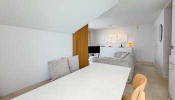 Appartement lumineux en duplex (en angle) situé au centre de la ville