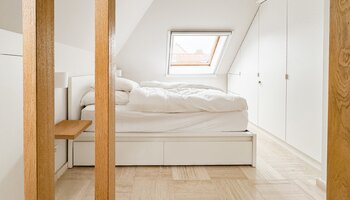Appartement lumineux en duplex (en angle) situé au centre de la ville