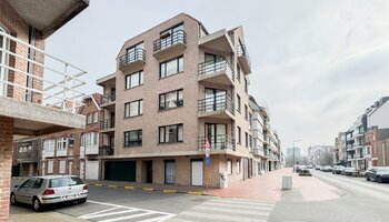 Appartement lumineux en duplex (en angle) situé au centre de la ville