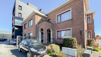Kantoor in authentiek gebouw op commerciële ligging langs de ring van Brugge