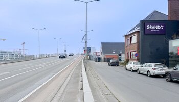 Kantoor in authentiek gebouw op commerciële ligging langs de ring van Brugge