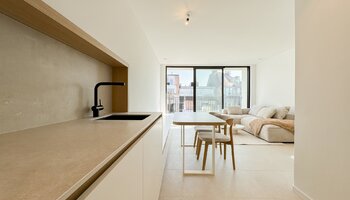 Nieuwbouwappartement met zijdelings zeezicht 