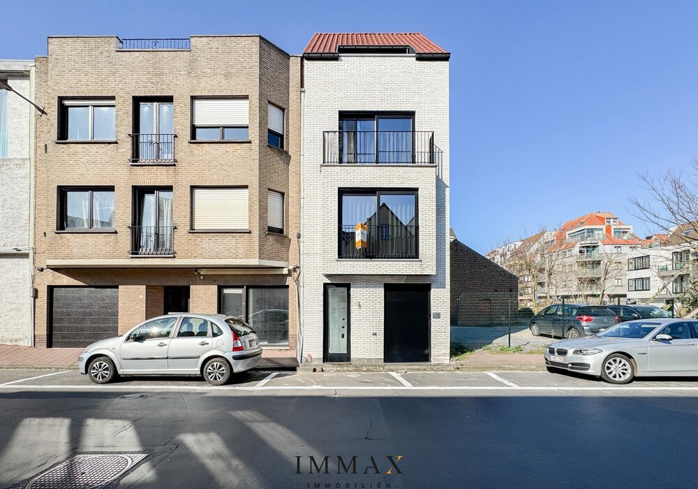 Maison récente de 4 chambres à coucher près de l'avenue Lippens et du centre ville