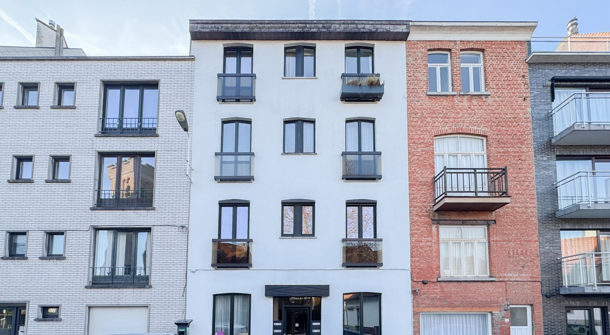 Gerenoveerd appartement met 1-SLK en open zicht 