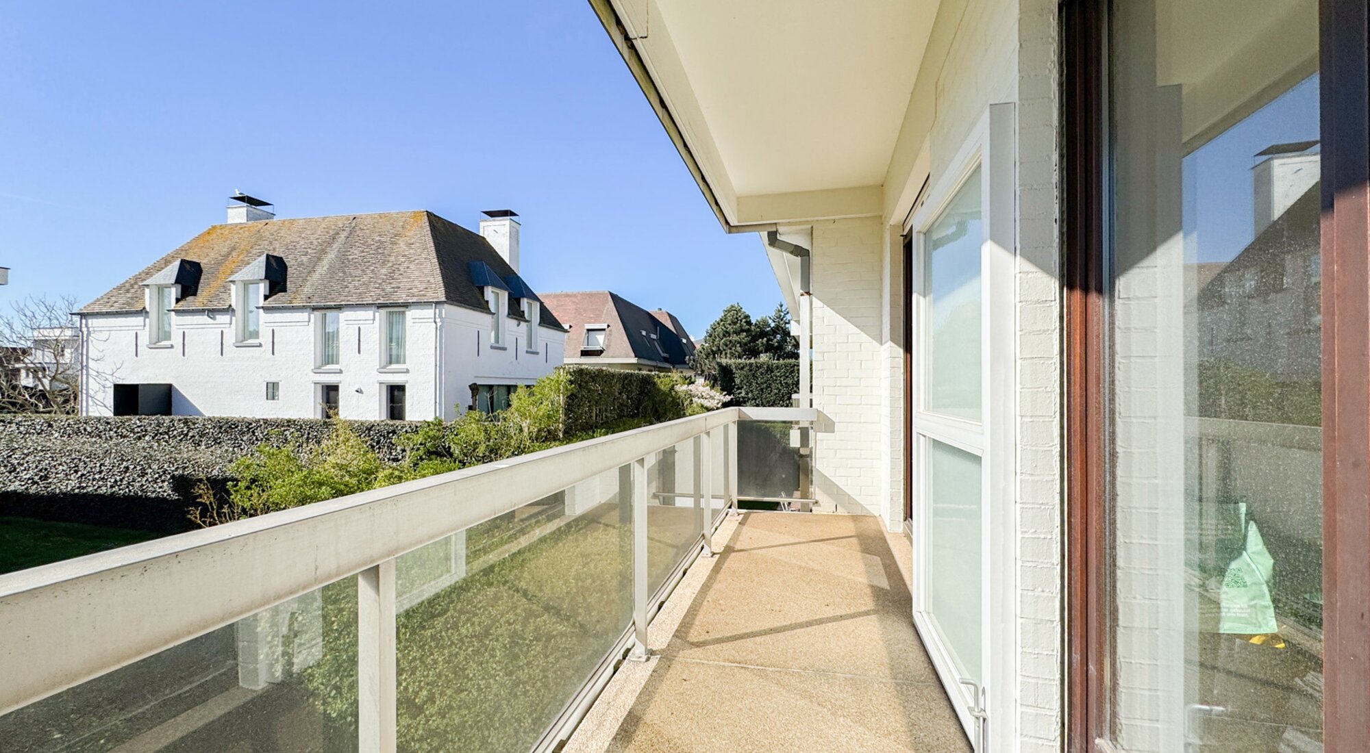 Lichtrijk hoekappartement met grote terrassen 
