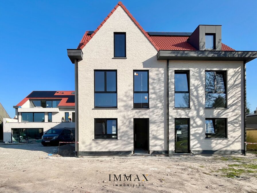 Res. YUKI | Nieuwbouw met 4 slaapkamers, tuin & carport