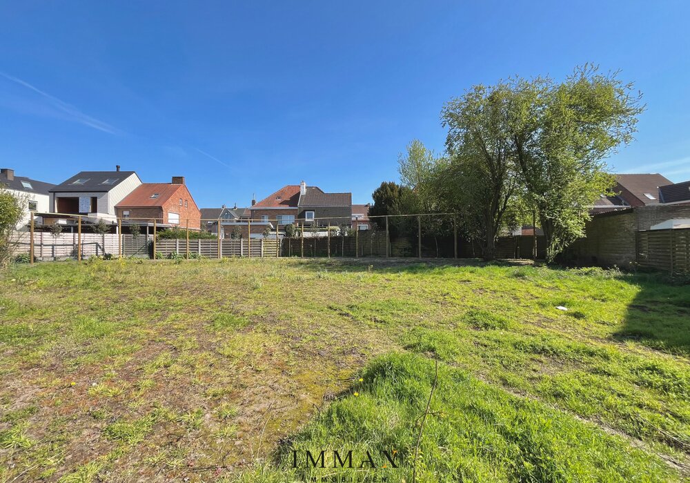 Bouwrijp & zuidoost gerichte bouwgrond op uitstekende ligging