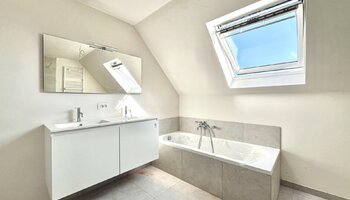 Halfopen nieuwbouwwoning met panoramisch zicht op weilanden