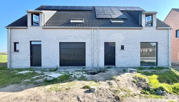 4 landelijk gelegen halfopen nieuwbouwwoningen