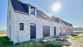 4 landelijk gelegen halfopen nieuwbouwwoningen