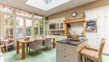 Authentieke en stijlvol gerenoveerde herenwoning met stadstuin
