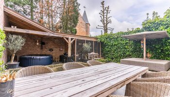 Authentieke en stijlvol gerenoveerde herenwoning met stadstuin