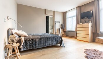 Authentieke en stijlvol gerenoveerde herenwoning met stadstuin