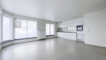 Lichtrijk 1-SLK appartement vlakbij de Lippenslaan