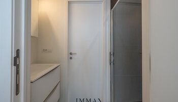 Appartement récent de 3 chambres avec terrasse