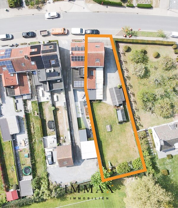 Te renoveren halfopen woning met zonnige tuin op toplocatie
