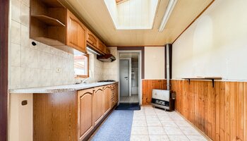 Te renoveren halfopen woning met zonnige tuin op toplocatie
