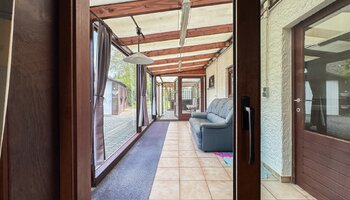 Te renoveren halfopen woning met zonnige tuin op toplocatie