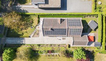 Instapklare gelijkvloerse villa met zonnige tuin