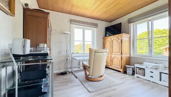 Instapklare gelijkvloerse villa met zonnige tuin