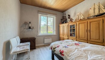 Instapklare gelijkvloerse villa met zonnige tuin