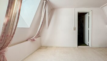 Polyvalent handelshuis met horecazaak/privéwoning/ruim terras/privé-parking