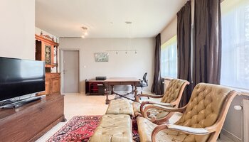 Authentieke ruime villa met zongerichte tuin en dubbele inpandige garage