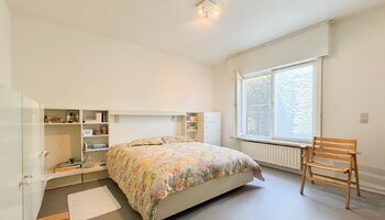 Authentieke ruime villa met zongerichte tuin en dubbele inpandige garage
