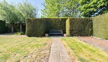 Authentieke ruime villa met zongerichte tuin en dubbele inpandige garage