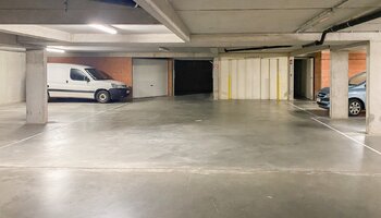 Overdekte staanplaats in het centrum van Knokke