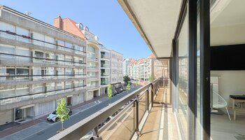 Studio magnifiquement rénové avec coin nuit près de la place ruben