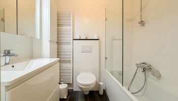 Studio magnifiquement rénové avec coin nuit près de la place ruben