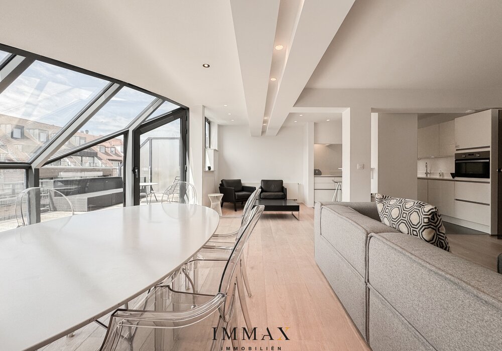 OPPORTUNITÉ: Appartement unique de 5 chambres en duplex près du Zegemeer