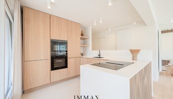 Prachtig gerenoveerd hoekappartement met 3-SLK